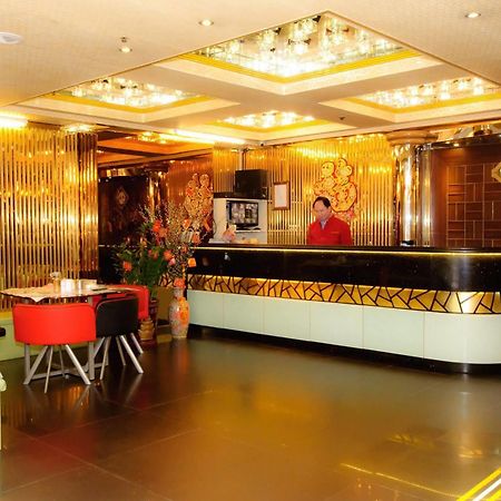 Holiday Hotel Macau Buitenkant foto